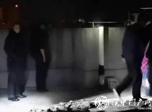 西鄉(xiāng)男子欲跳樓，消防一把拽住其胳膊！