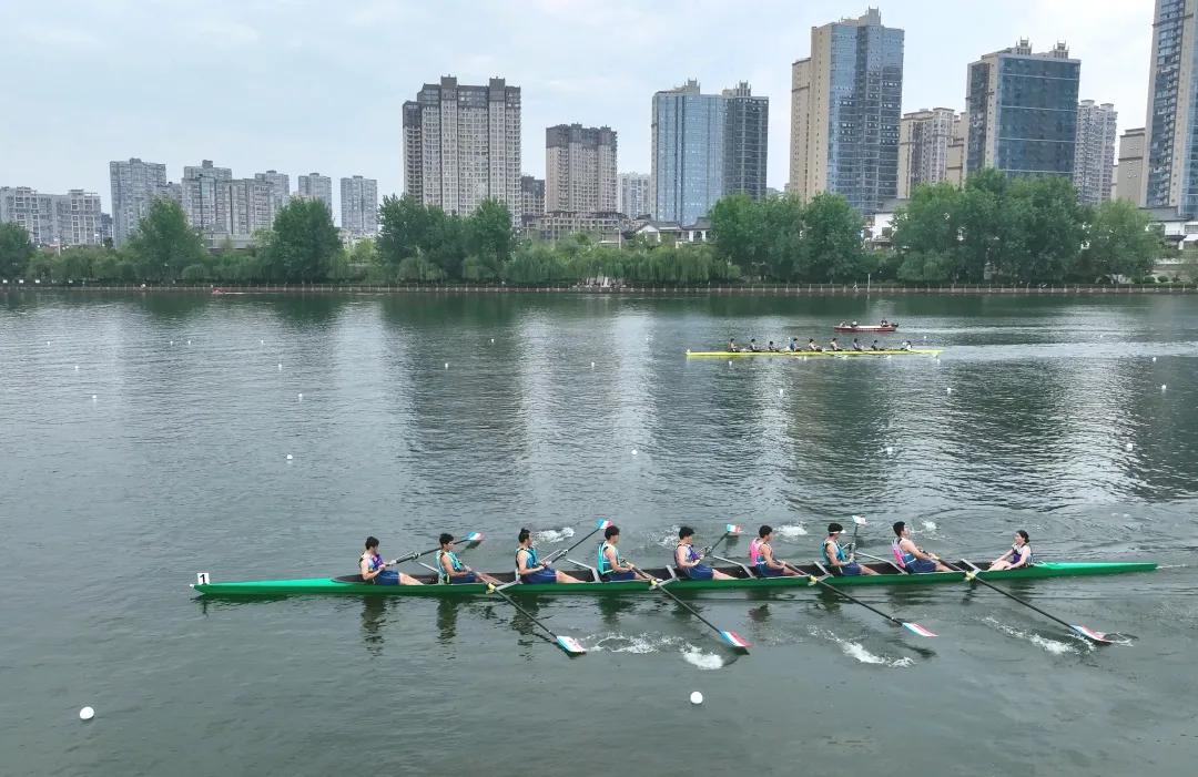 超燃開賽！300余名選手逐浪漢江！